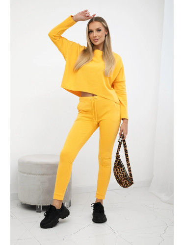 Set with oversized mustard blouse