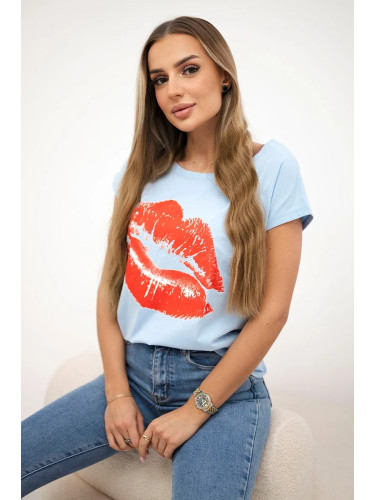 Blue blouse with lip print