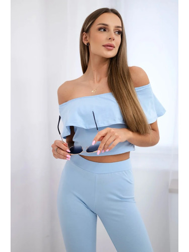 Set with blue ruffle
