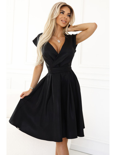 348-10 SCARLETT rozkloszowana sukienka z kopertowym décollettem i paskiem - CZARNA Z BROKATEM