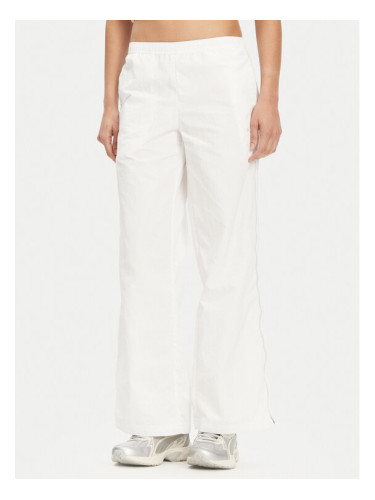 Puma Долнище анцуг Dare To 629808 Бял Relaxed Fit