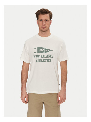 New Balance Тишърт MT51924 Бял Relaxed Fit