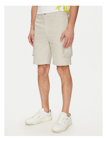 Karl Kani Шорти от плат Retro Washed 60100045 Бял Regular Fit