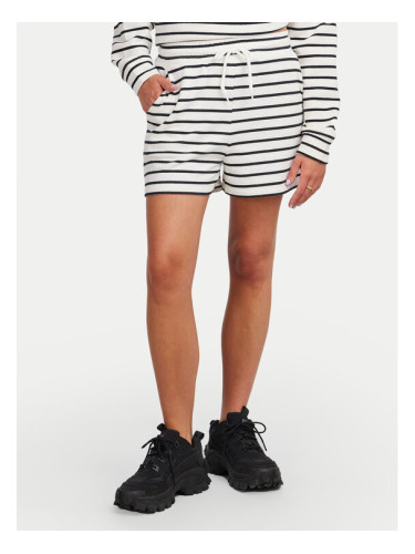 Pieces Спортни шорти Chilli 17146889 Бял Regular Fit