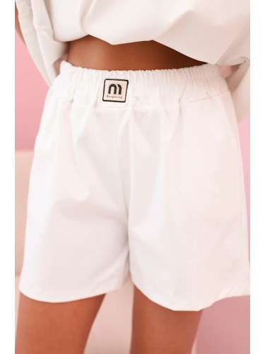 Kesi Włoski Women's set with a frill – a short-sleeved blouse and shorts with an elastic band ecru