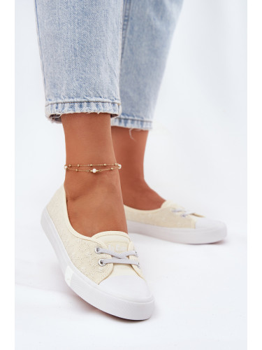 Дамски маратонки с бродерия Lee Cooper