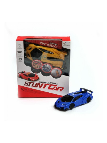 Синя кола с дистанционно управление