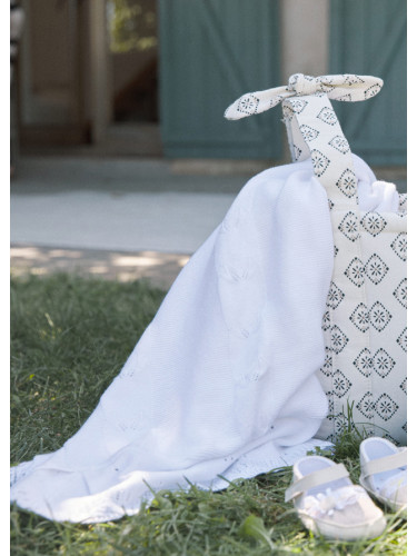 Бебешка пелена в бял цвят Mayoral
