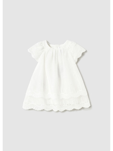 Бебешка елегантна рокля с бродерии в бял цвят Mayoral