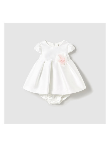 Бебешка официална рокля в бял цвят с плохи и цвете Mayoral