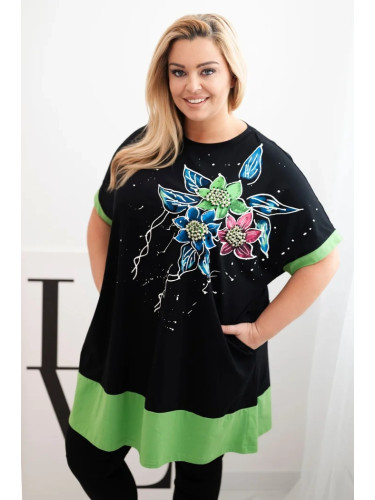 Kesi Włoski Green Plus Size women's tunic with floral pattern and decorative pearls