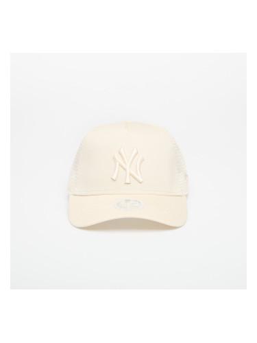 Шапка New Era New York Yankees 9FORTY Womens League Essential Trucker Cap Light Cream Universal