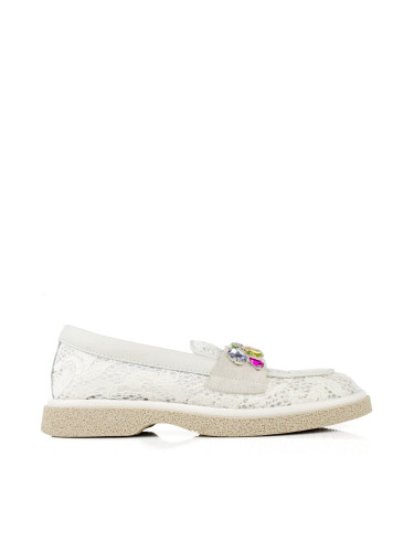 Дамски мокасини в бял цвят от кожа и дантела w586