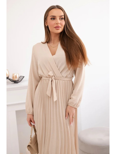 Kesi Włoski Dress tied with a pleated hem beige