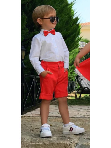 Комплект от риза в бяло с дълъг ръкав, къси панталони и папийонка в че