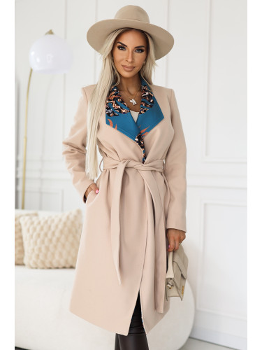 582-1 Polish comfortable coat with a colored insert at the collar - beige