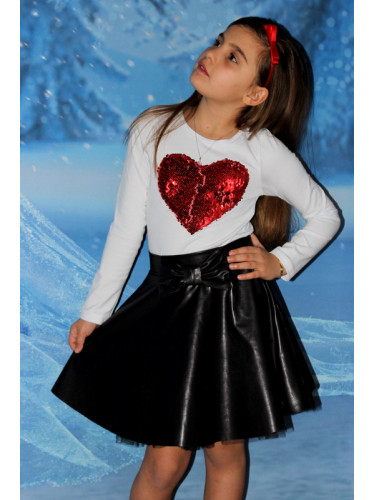 Детска блуза с дълъг ръкав и със сърце от пайети в червено