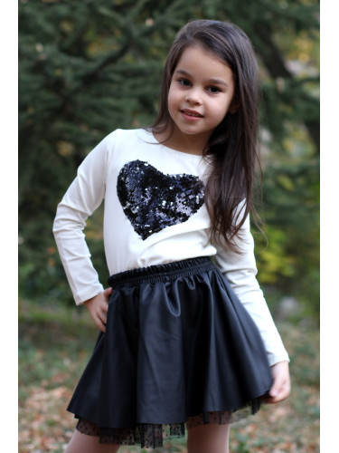 Детска блуза в екрю със сърце от пайети