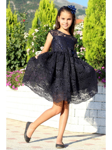 Официална рокля с къс ръкав в дантела в тъмносиньо с голяма панделка о