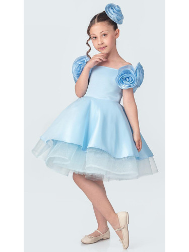 Детска официална рокля в светлосиньо от сатен с 3D цветя, тюл и аксесо