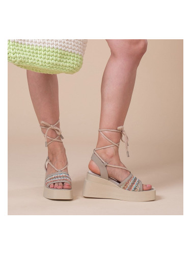 Дамски кожени сандали на платформа в бежово w591