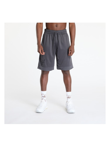 Къси панталони New Era Chicago Bulls NBA Tonal Mesh Short Graphite/ Dark Graphite S