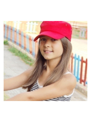 Детска шапка в армейски стил 