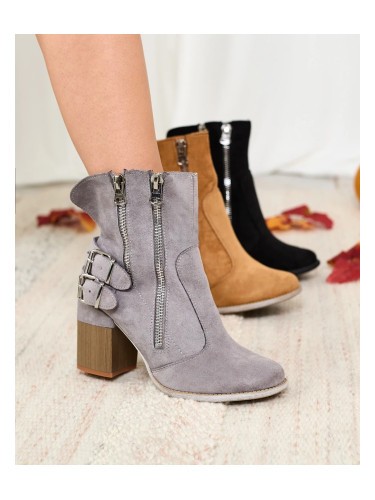 Resti Women's gray boots with Feirrgo decoration