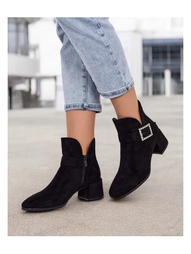 Resti Women's ankle boots with low heel Vetti