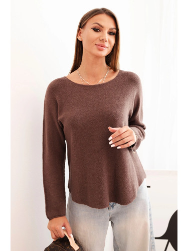 Kesi Włoski Women's sweater made of viscose with long sleeves and a round neckline mocha