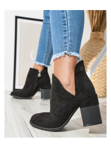 Resti Women's boots on the post with cut-outs in black. Encura- Footwear