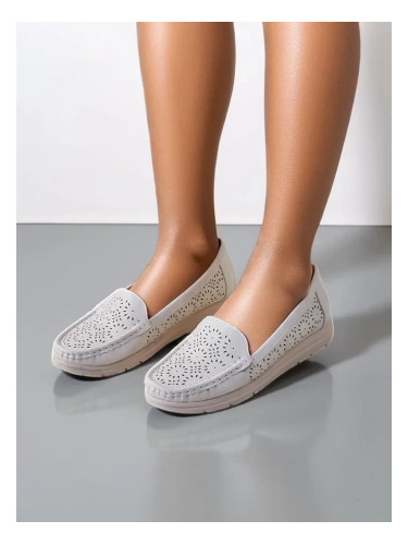Resti Women's perforated moccasins Besset