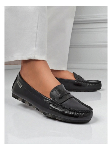 Resti Women's Cyra Nero Moccasins made of patent eco-leather, classic Italian style
