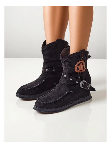 Resti Women's ankle boots on a low wedge Indianas