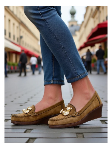 Resti Women's moccasins on a low wedge Mollan
