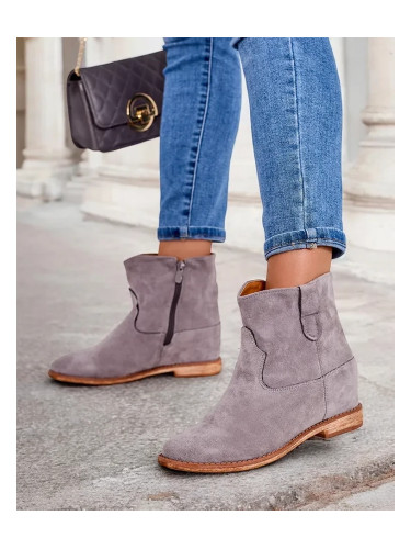 Resti cowboy-style boots on a covered wedge Patorias
