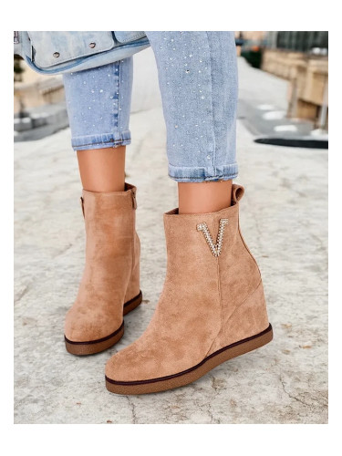 Resti Nerias women's boots on heels