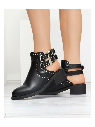 Resti Black women's boots with cutouts Dlagona
