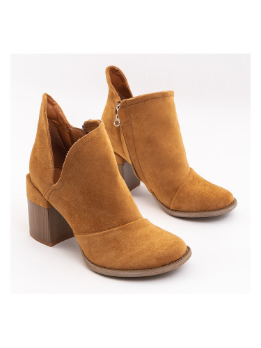 Resti Women's boots with camel cut-outs Plinara - Footwear