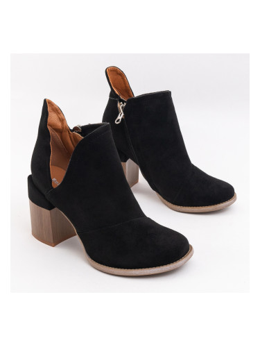 Resti Women's boots with cut-outs in black Plinara - Footwear