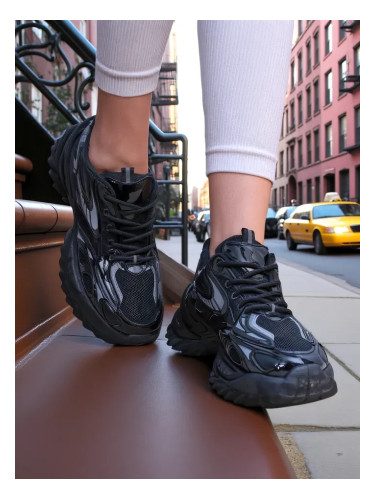 Resti Women's Lacquered Sneakers Leysi