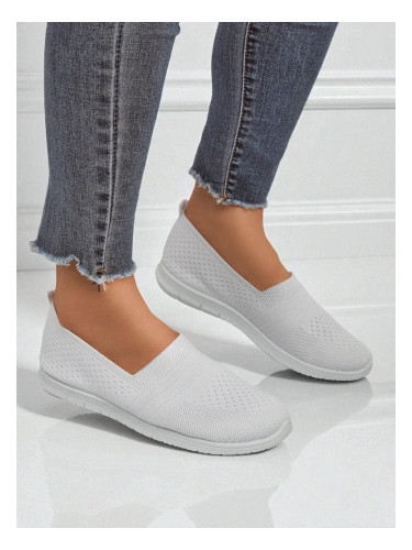 Resti White Ariadne women's ballerinas made of breathable fabric on a flat sole