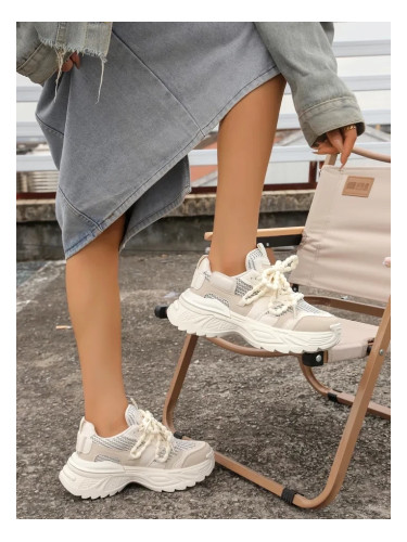 Resti Women's sporty sneakers on a thicker sole Loness