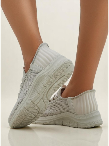 Resti Women's Slip-On Fabric Sports Shoes Arrate