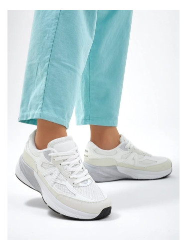 Resti Women's sports sneakers on a thicker sole Moderax