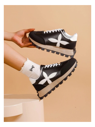 Resti Women's sports sneakers on a thicker sole Aloqa