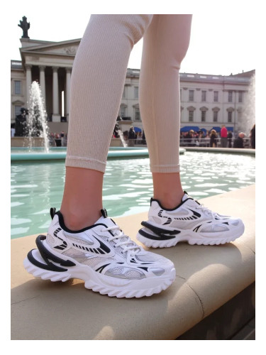 Resti Women's patent sneakers Leysi