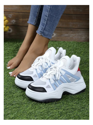 Resti Women's sporty sneakers on a thicker sole Loness