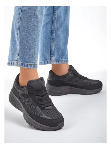 Resti Women's sport sneakers on a thicker sole Moderax