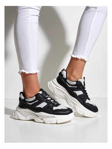 Resti Women's sneakers on thicker sole Lesalli